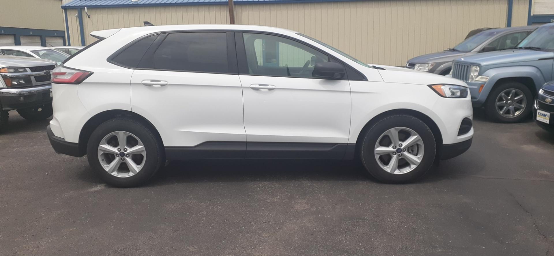 2019 Ford Edge SE AWD (2FMPK4G92KB) with an 2.0L L4 DOHC 16V engine, 6A transmission, located at 2015 Cambell Street, Rapid City, SD, 57701, (605) 342-8326, 44.066433, -103.191772 - CARFAX AVAILABLE - Photo#4